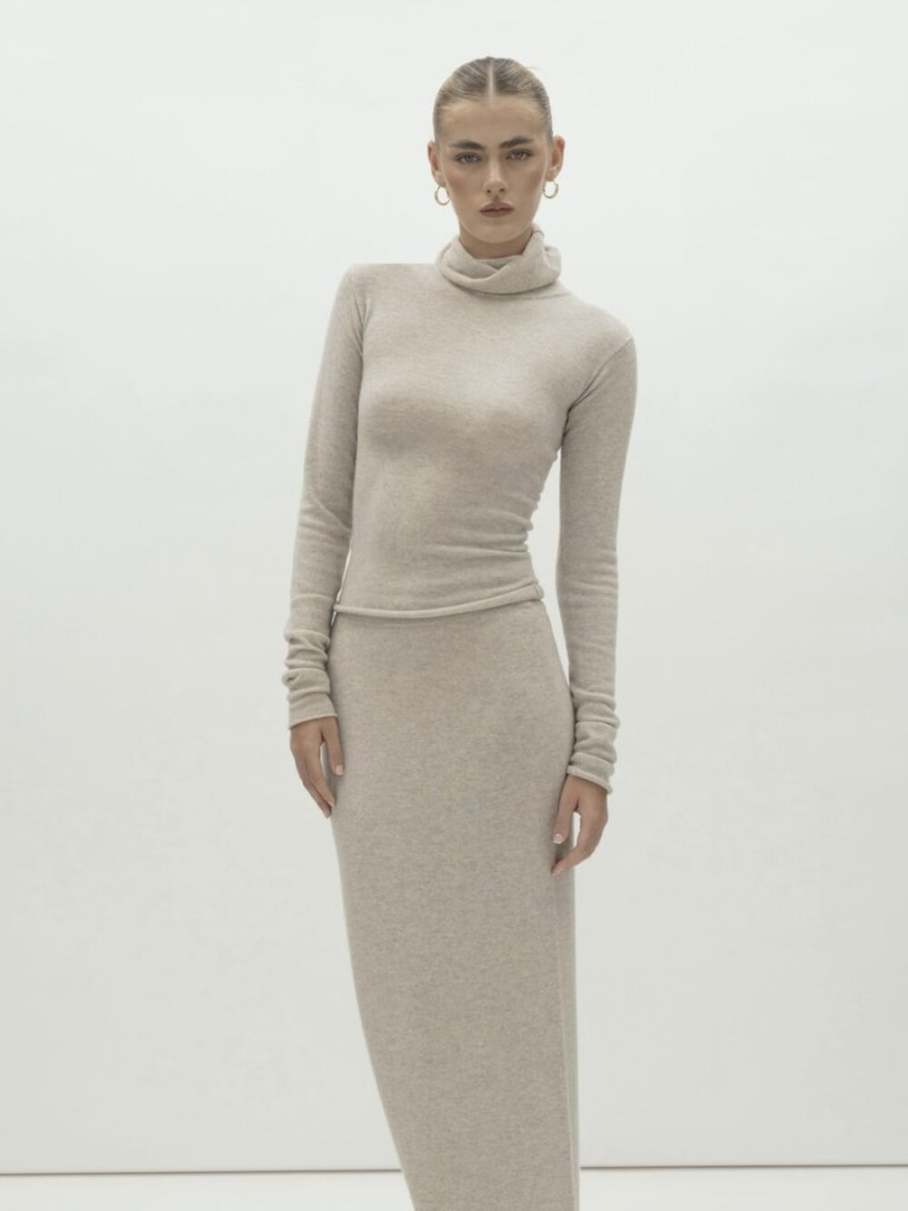 Roari Olivia Cashmere Turtleneck size Small NWT